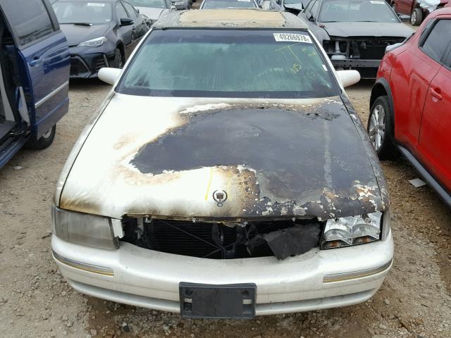 1G6KE54Y0XU796777 - 1999 CADILLAC DEVILLE DE WHITE photo 9