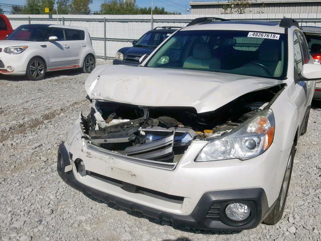 4S4BRCDC6E3213931 - 2014 SUBARU OUTBACK 2. WHITE photo 9