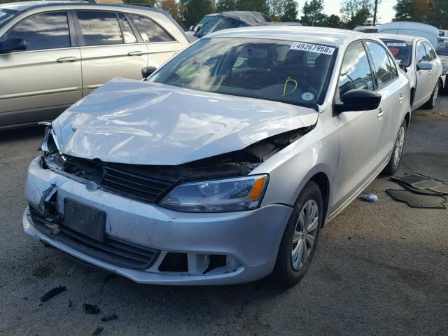 3VW2K7AJ9EM253998 - 2014 VOLKSWAGEN JETTA BASE SILVER photo 2