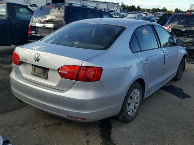 3VW2K7AJ9EM253998 - 2014 VOLKSWAGEN JETTA BASE SILVER photo 4