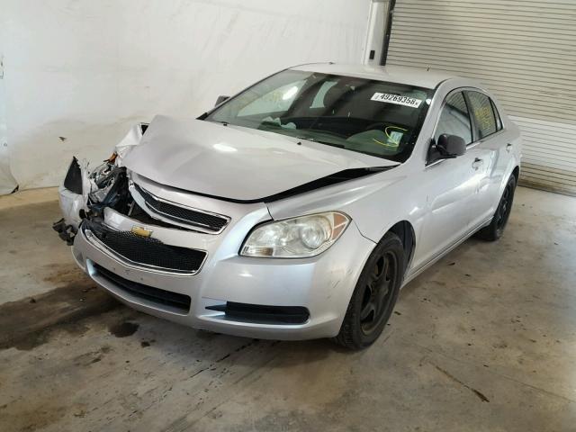 1G1ZB5EB3AF220605 - 2010 CHEVROLET MALIBU LS 银色 照片 2