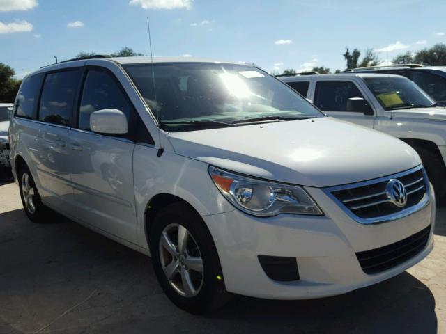 2V4RW3DG3BR717411 - 2011 VOLKSWAGEN ROUTAN SE WHITE photo 1