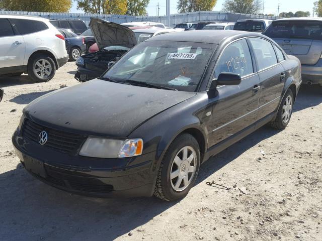 WVWMA23B3YP117615 - 2000 VOLKSWAGEN PASSAT GLS CHARCOAL photo 2