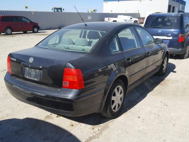 WVWMA23B3YP117615 - 2000 VOLKSWAGEN PASSAT GLS CHARCOAL photo 4