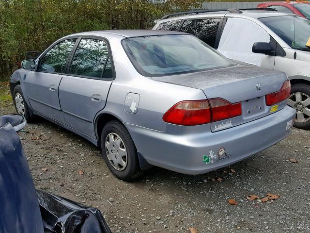 1HGCF8643WA023507 - 1998 HONDA ACCORD DX SILVER photo 3