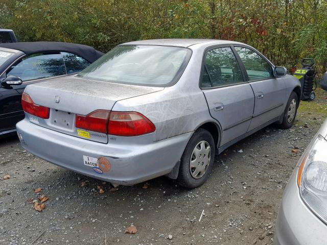 1HGCF8643WA023507 - 1998 HONDA ACCORD DX SILVER photo 4