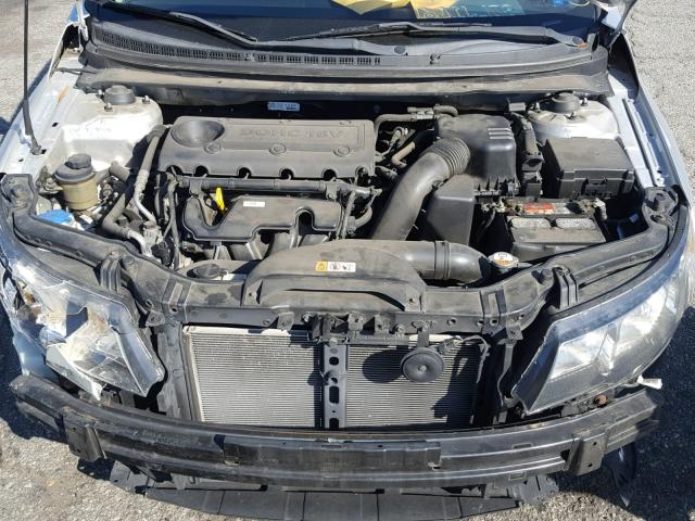 KNAFU4A22D5687803 - 2013 KIA FORTE EX SILVER photo 7