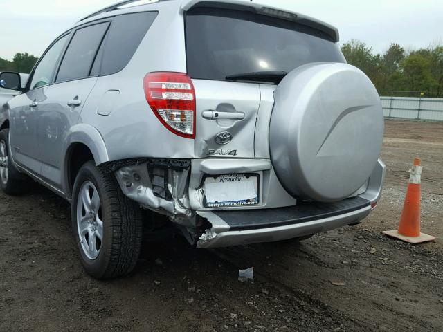 2T3DK4DVXCW078875 - 2012 TOYOTA RAV4 LIMIT SILVER photo 9