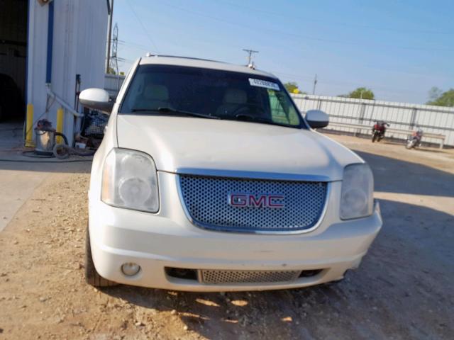 1GKFC06279R196834 - 2009 GMC YUKON XL D WHITE photo 9