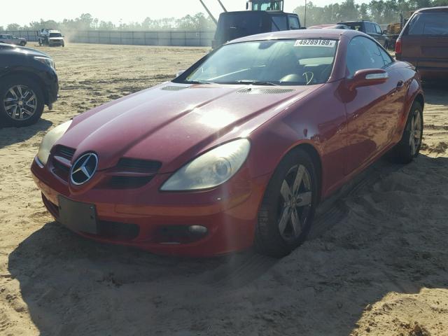 WDBWK54F67F158817 - 2007 MERCEDES-BENZ SLK 280 RED photo 2