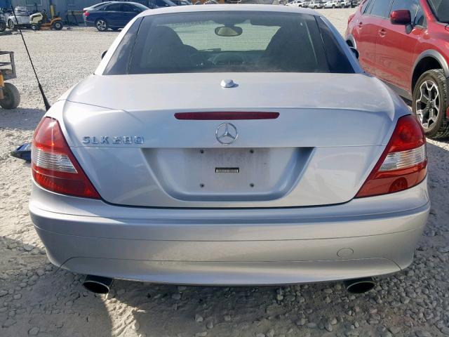 WDBWK54F67F133951 - 2007 MERCEDES-BENZ SLK 280 SILVER photo 6