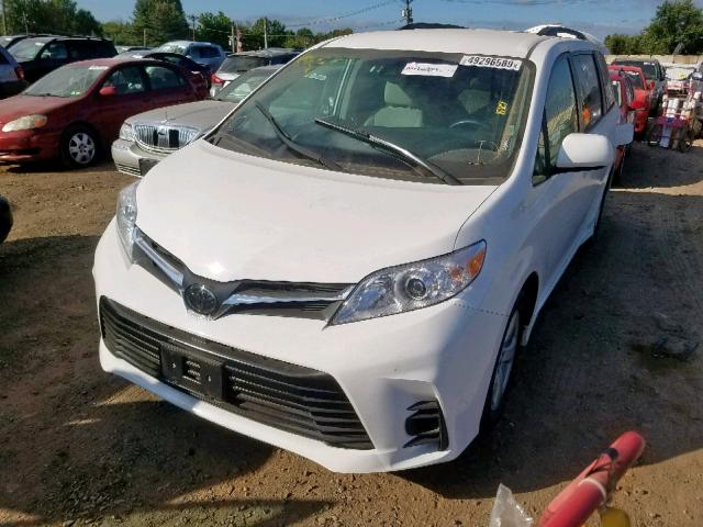 5TDKZ3DC0KS017756 - 2019 TOYOTA SIENNA LE WHITE photo 2