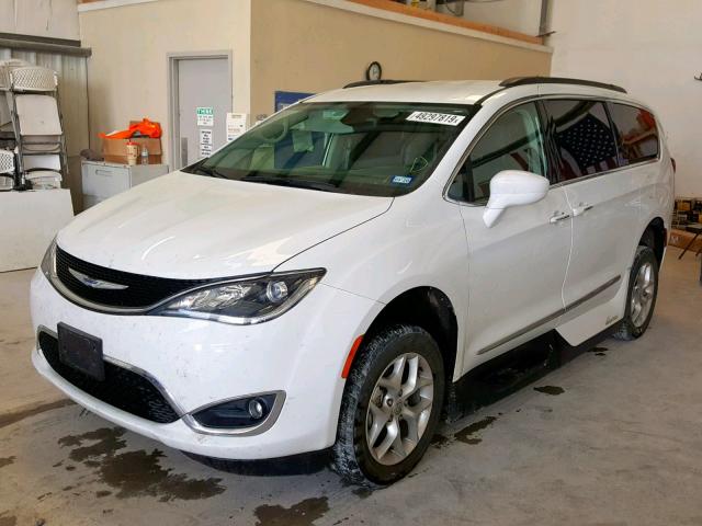 2C4RC1BG3HR759788 - 2017 CHRYSLER PACIFICA T WHITE photo 2