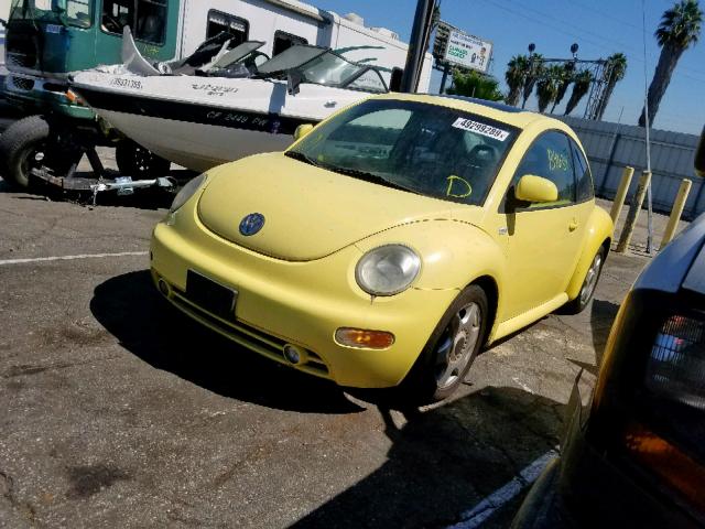 3VWCC21C3XM473176 - 1999 VOLKSWAGEN NEW BEETLE YELLOW photo 2