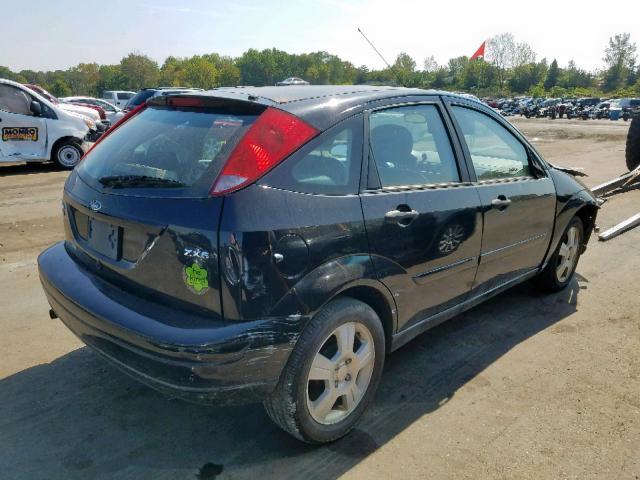 1FAFP37N76W181327 - 2006 FORD FOCUS ZX5 BLACK photo 4