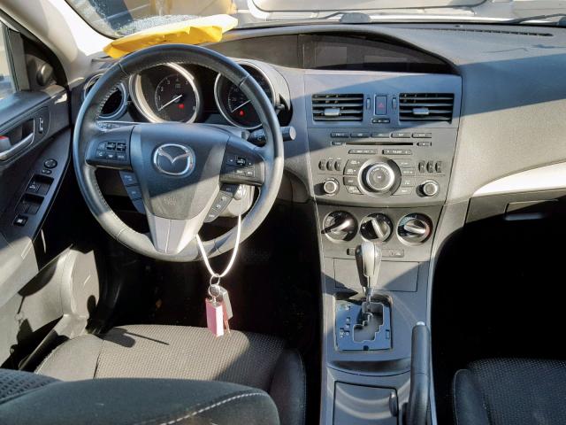 JM1BL1L6XC1512840 - 2012 MAZDA 3 S WHITE photo 9