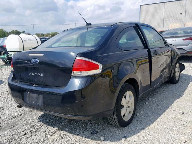 1FAHP32N68W203613 - 2008 FORD FOCUS S/SE BLACK photo 4