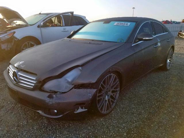 WDDDJ72X17A086172 - 2007 MERCEDES-BENZ CLS 550 GRAY photo 2