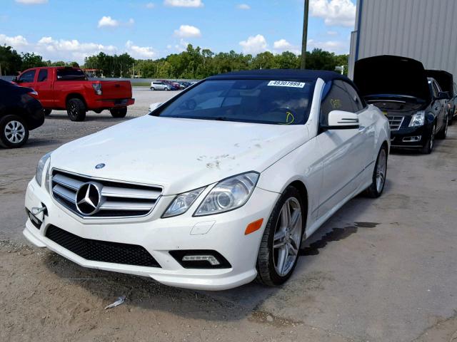 WDDKK7CF6BF093611 - 2011 MERCEDES-BENZ E 550 WHITE photo 2