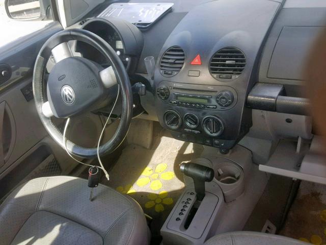 3VWCK31CX4M417479 - 2004 VOLKSWAGEN NEW BEETLE ნაცრისფერი ფოტო 9