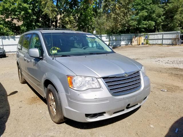 2A8HR54X99R581698 - 2009 CHRYSLER TOWN & COU SILVER photo 1