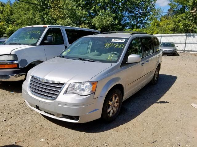 2A8HR54X99R581698 - 2009 CHRYSLER TOWN & COU SILVER photo 2