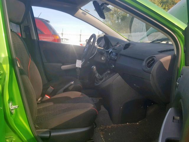 JM1DE1LY0D0156930 - 2013 MAZDA MAZDA2 GREEN photo 5