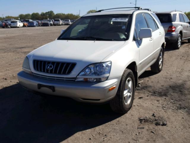 JTJHF10U810228014 - 2001 LEXUS RX 300 WHITE photo 2