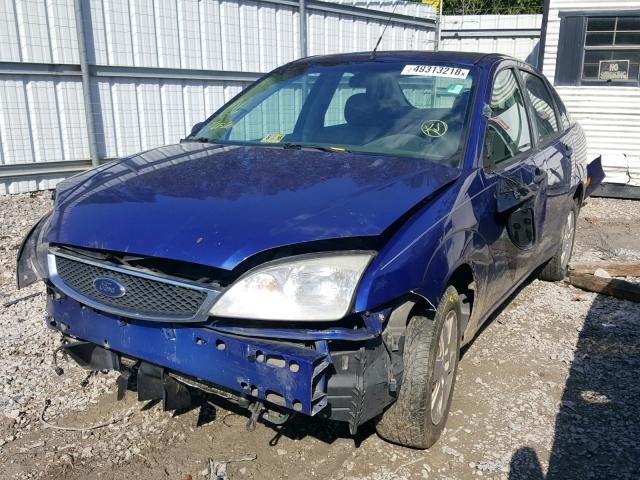 1FAHP34N46W226365 - 2006 FORD FOCUS ZX4 BLUE photo 2