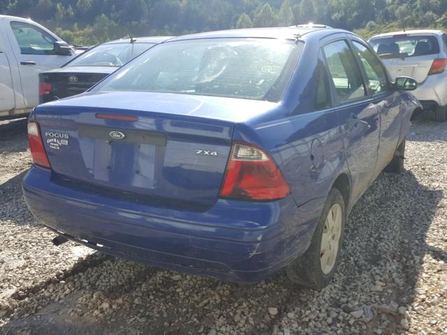 1FAHP34N46W226365 - 2006 FORD FOCUS ZX4 BLUE photo 4