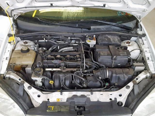 1FAHP34N76W205705 - 2006 FORD FOCUS ZX4 WHITE photo 7