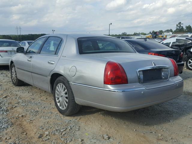 1LNHM81W74Y602177 - 2004 LINCOLN TOWN CAR E SILVER photo 3