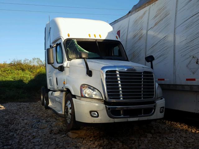 1FUJGLDR3CLBJ1604 - 2012 FREIGHTLINER CASCADIA 1 WHITE photo 1