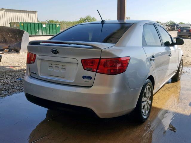 KNAFU4A20D5726372 - 2013 KIA FORTE EX SILVER photo 4