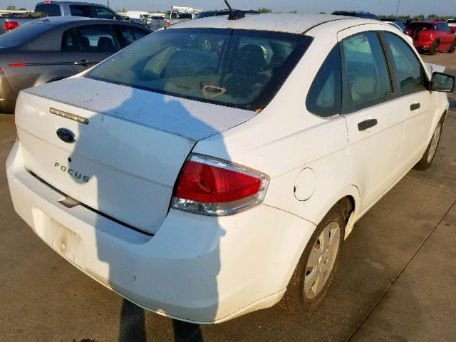 1FAHP34N48W279473 - 2008 FORD FOCUS S/SE WHITE photo 4