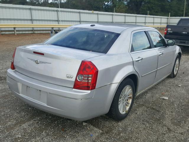 2C3CA5CV4AH167395 - 2010 CHRYSLER 300 TOURIN SILVER photo 4