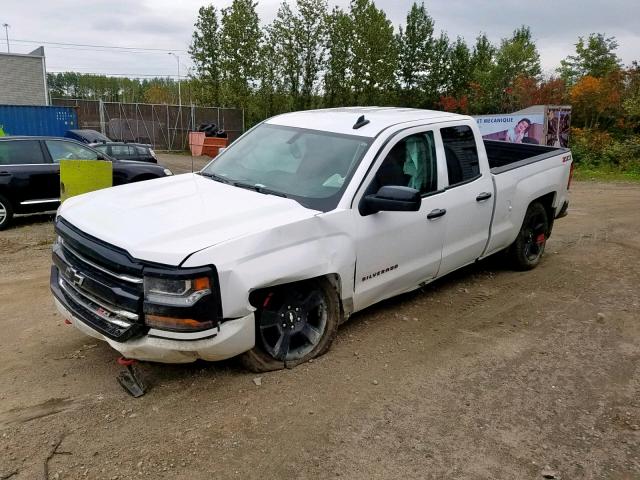 1GCVKREC0JZ251377 - 2018 CHEVROLET SILVERADO WHITE photo 2