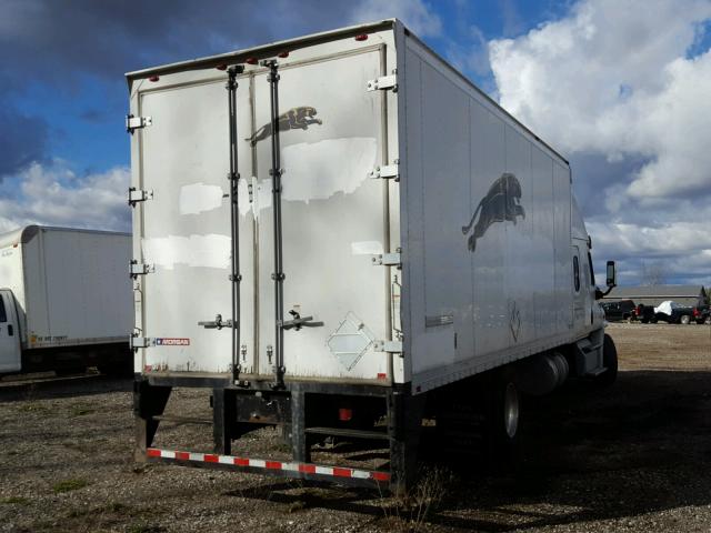 3ALAGGDV4FSGF3346 - 2015 FREIGHTLINER CASCADIA 1 WHITE photo 4