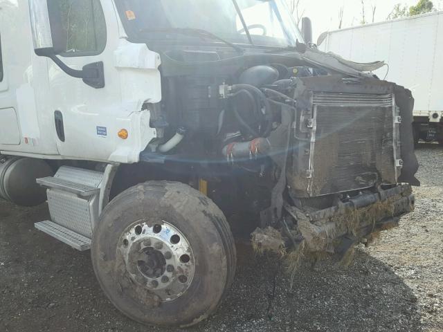 3ALAGGDV4FSGF3346 - 2015 FREIGHTLINER CASCADIA 1 WHITE photo 9