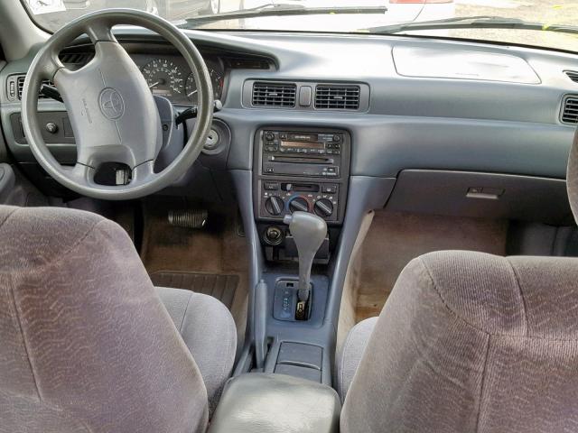 4T1BF22K6WU044843 - 1998 TOYOTA CAMRY CE WHITE photo 9