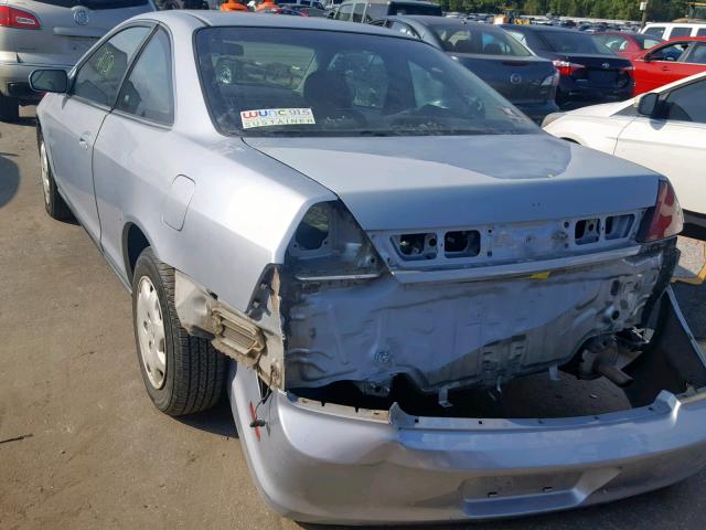 1HGCG3243WA015946 - 1998 HONDA ACCORD LX SILVER photo 3