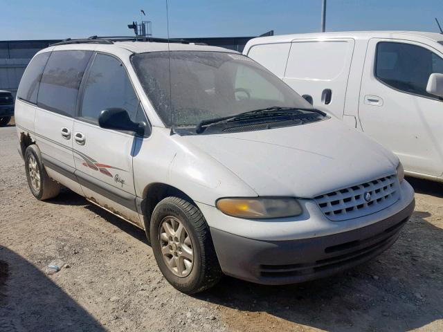 2P4GP45R7TR659921 - 1996 PLYMOUTH VOYAGER SE WHITE photo 1