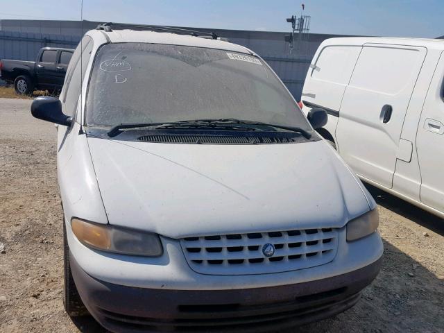 2P4GP45R7TR659921 - 1996 PLYMOUTH VOYAGER SE WHITE photo 9