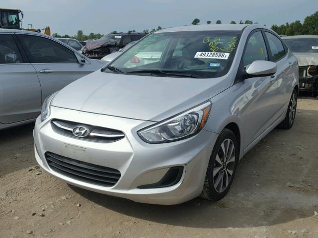 KMHCT4AEXHU293038 - 2017 HYUNDAI ACCENT SE SILVER photo 2