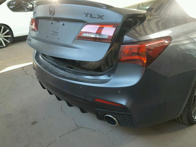 19UUB3F66JA001546 - 2018 ACURA TLX TECH+A Серый фото 9