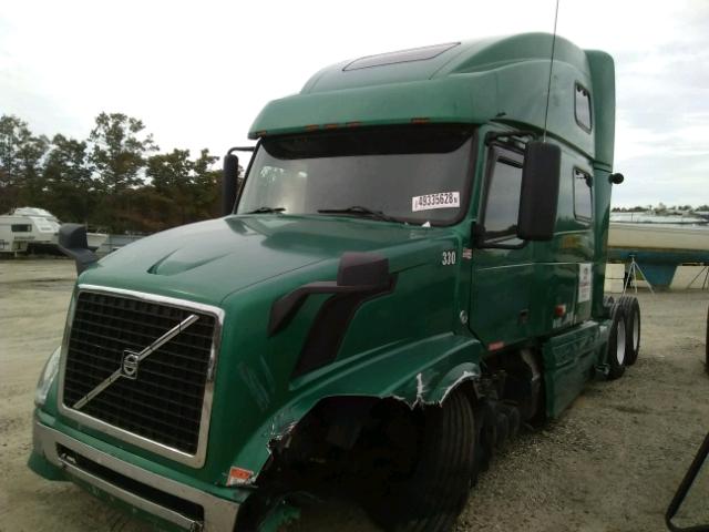 4V4NC9GHX7N456103 - 2007 VOLVO VN VNL GREEN photo 2