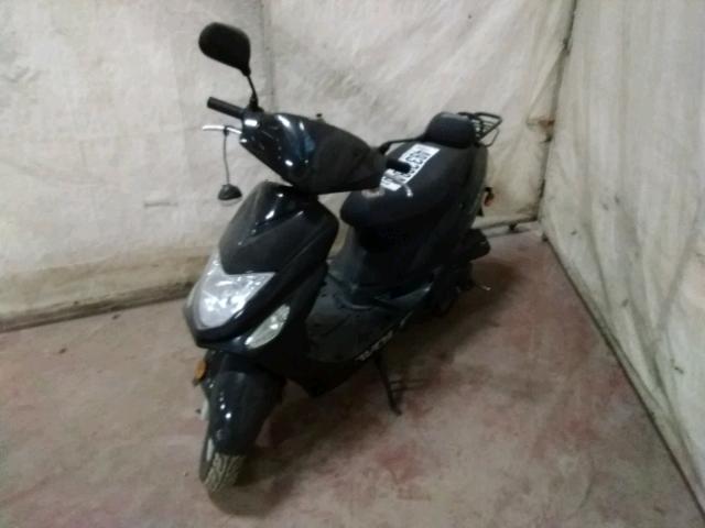 L5YACBPZ9H1161991 - 2017 OTHER SCOOTER BLACK photo 2