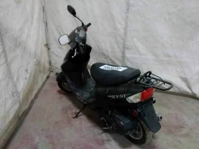 L5YACBPZ9H1161991 - 2017 OTHER SCOOTER BLACK photo 3