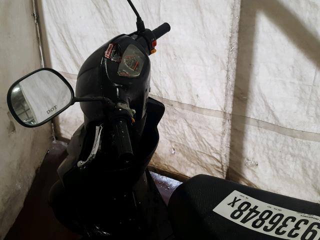 L5YACBPZ9H1161991 - 2017 OTHER SCOOTER BLACK photo 5