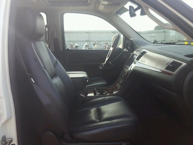 1GYUKEEJ6AR161857 - 2010 CADILLAC ESCALADE H WHITE photo 5